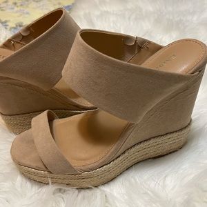 Express sandal platforms